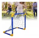 Arco de futbol con pelota